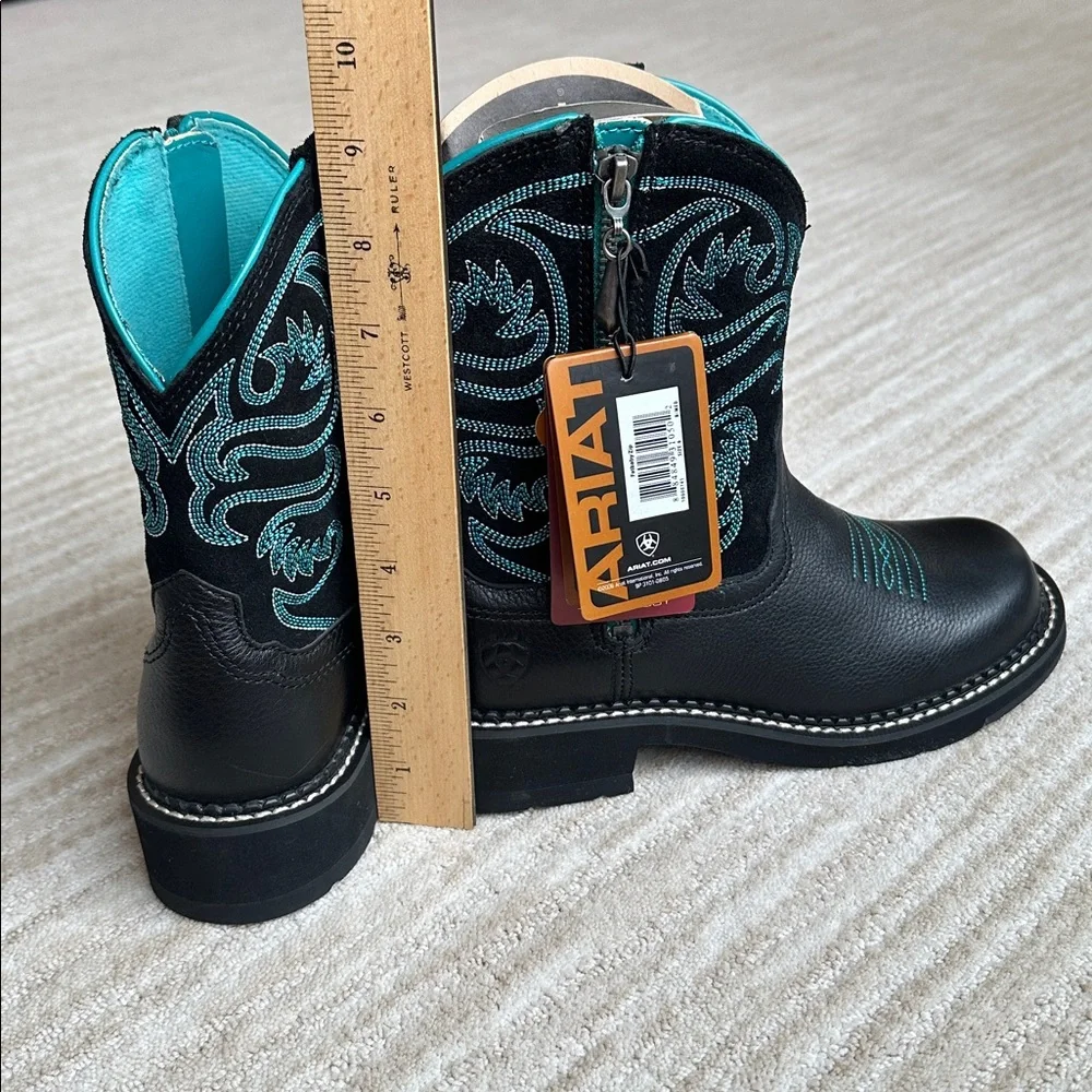 NWT Ariat Fatbaby Zip Western Boots Black w Blue Stitching Style 10008741 Size 6